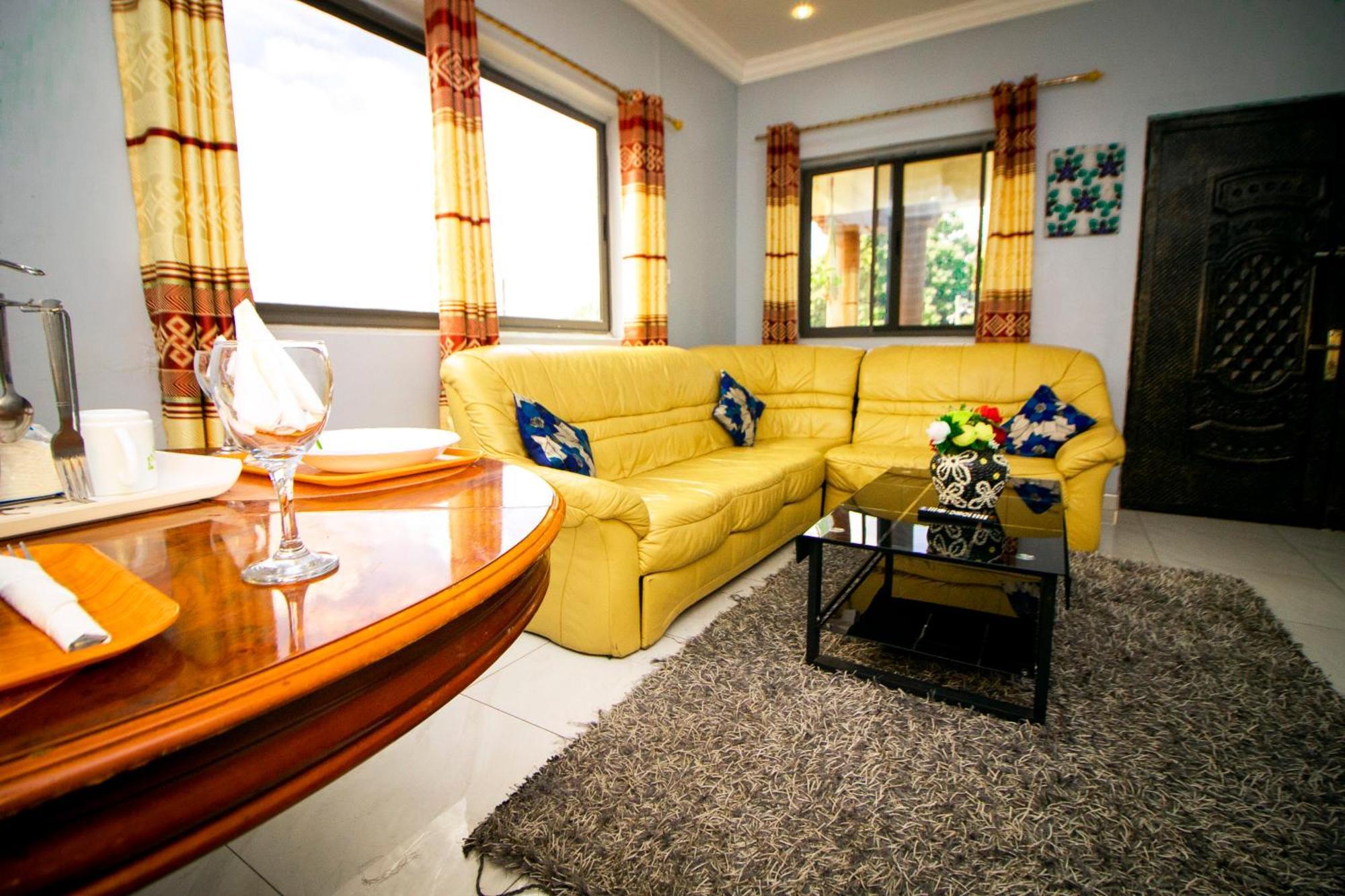 Indigo Cottage And Apartment Kumasi Eksteriør billede